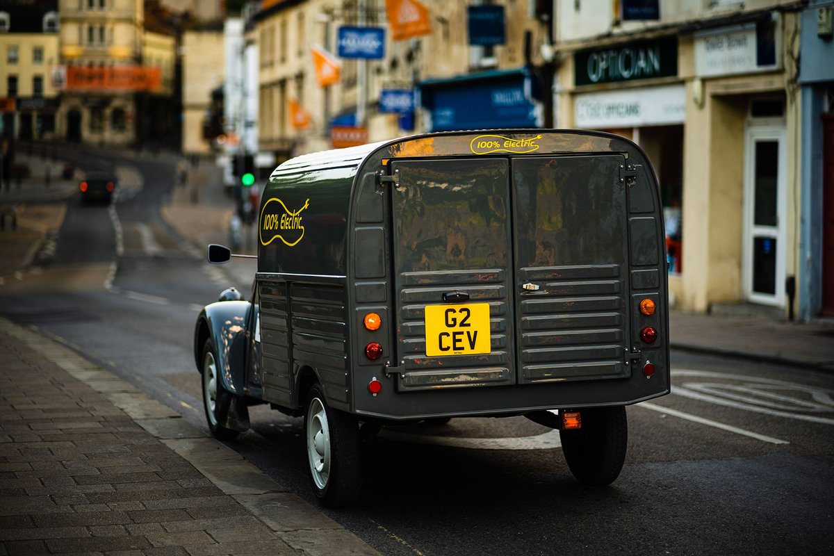 M0veElectric's tweet photo. Is there anything cooler than an #electricvan based on the classic Citroën 2CV Fourgonette? Of course not - and the good news is we've driven it...

Read more about the #Eive 2CV van here: https://t.co/DJ57tfSI6L ⚡️ https://t.co/kqJcYmAzsS