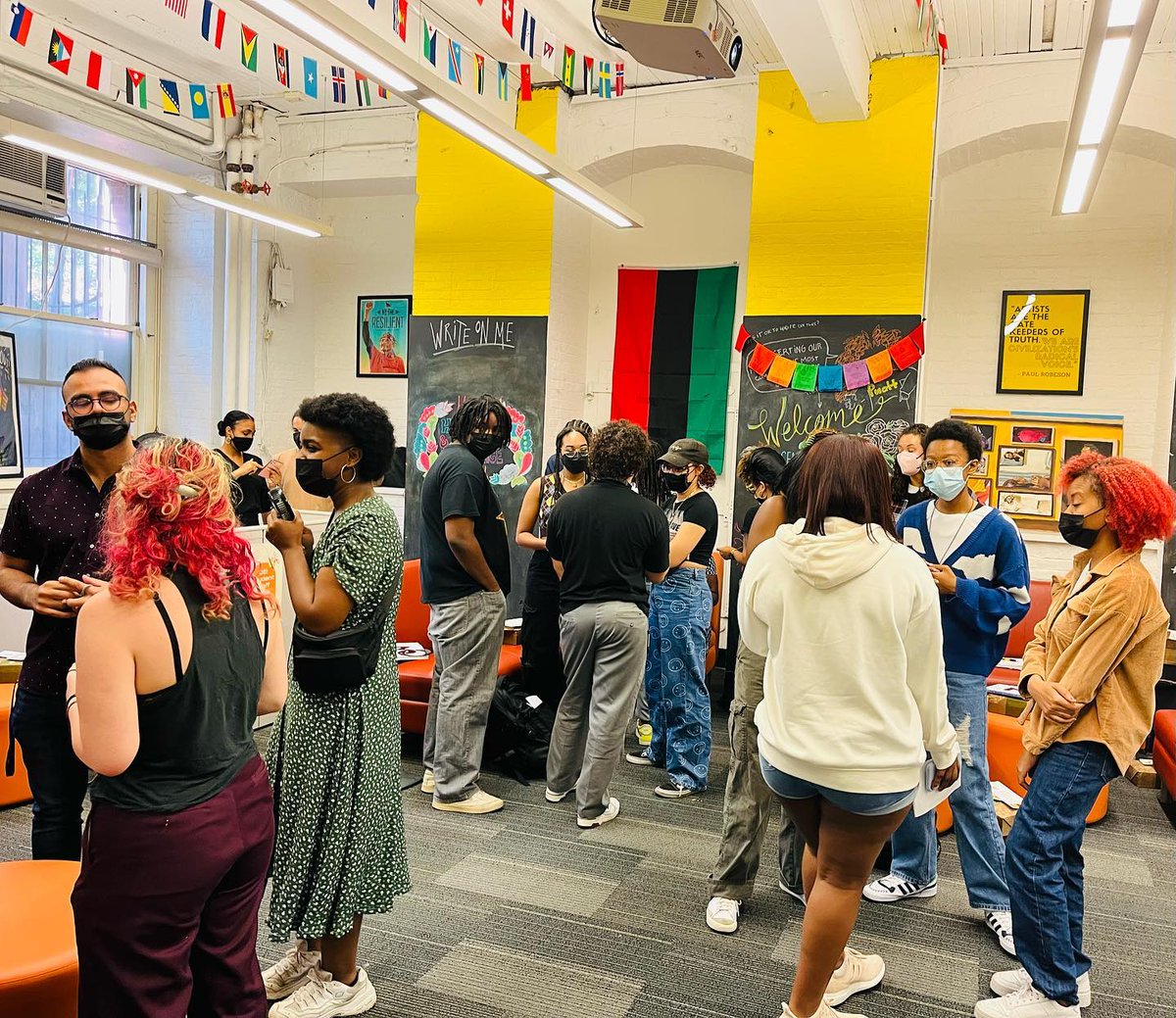 PrattBAP's tweet photo. Students &amp; Staff gathered for fun, food, and friendship at the BAP Student Welcome Social on Tuesday afternoon. The annual event, sponsored by The Black Alumni of Pratt (BAP) and the Office of Diversity, Equity and Inclusion, is always a good time. https://t.co/OCzhJ3scEu