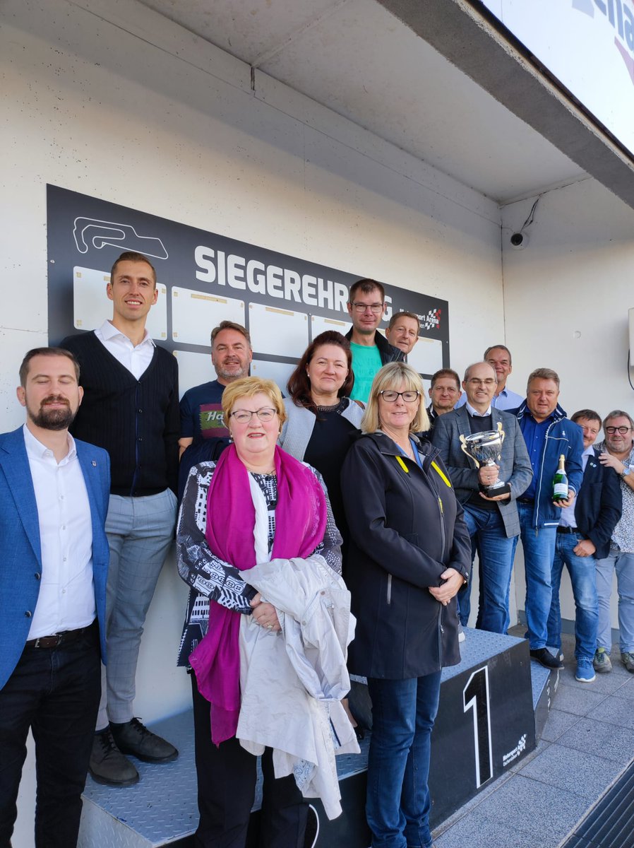Auf dem Gelände der Motorsport Arena Oschersleben fand eine Fortbildung für Bürgermeister zum Thema "die zukunftsfähige Verwaltung" statt. Wie kann die Verwaltung Nachwuchskräfte binden und entwickeln?