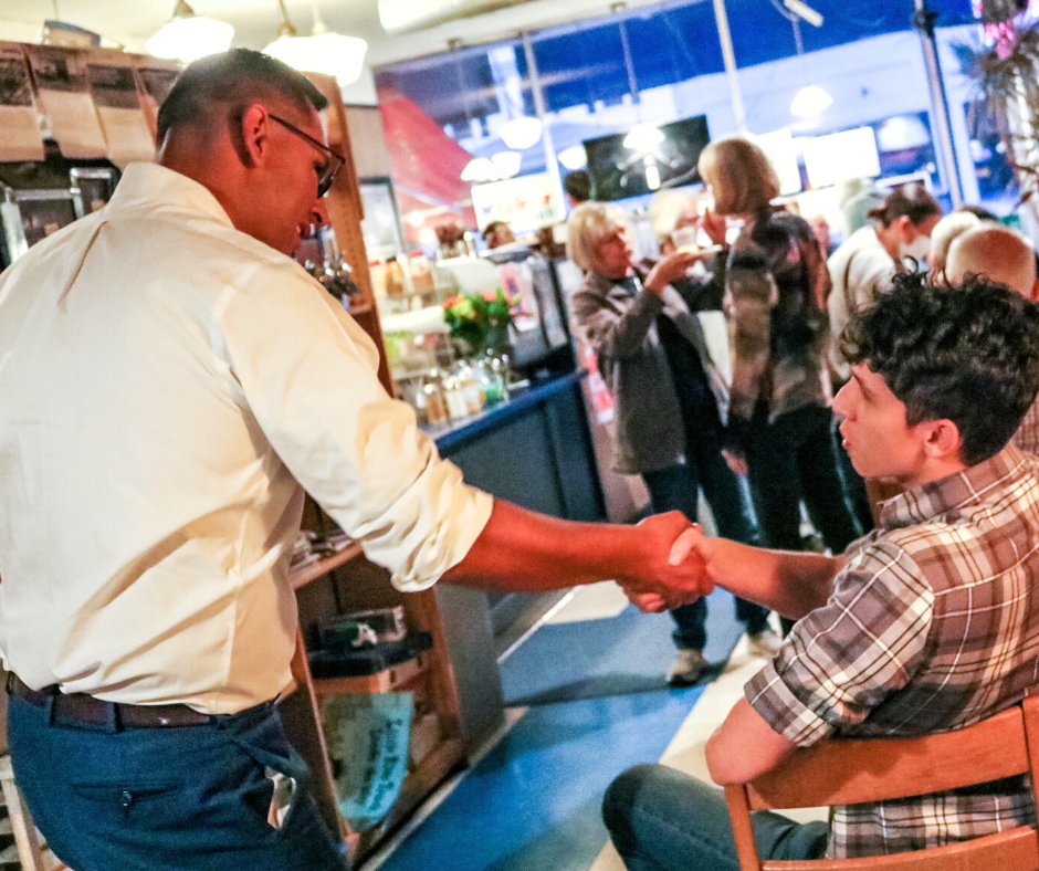 TonyVargas's tweet photo. We had a great evening meeting with #NE02 voters at Blue Line Coffee in #Omaha last night. I really enjoyed getting to have so many great conversations with each of you 🤝. #Election2022 #votevargas #nebraskavalues #vote #voteblue https://t.co/5geTeTewMl