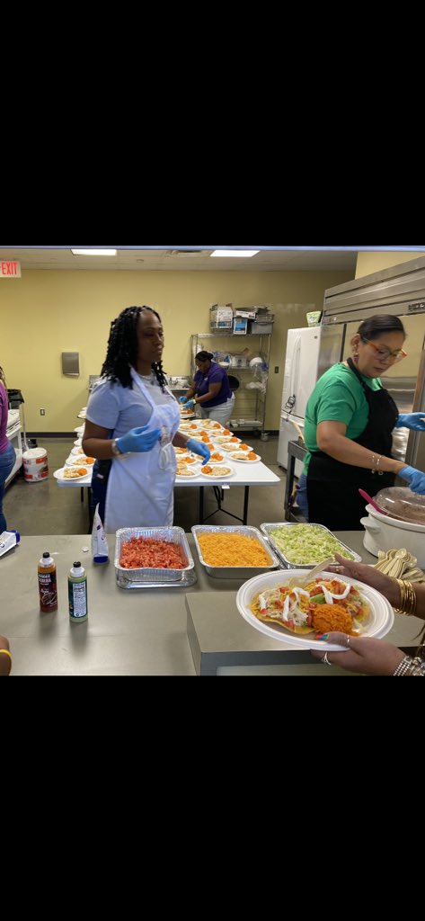 Treed97R's tweet photo. HighPoint School East celebrates Hispanic Heritage month! Thanks to our admin. team for providing lunch to our students, faculty and staff! The tostadas were delicious!!!@HCDESchools @MsLLewis2223 @HCDEtx https://t.co/iY2JoKQyNF