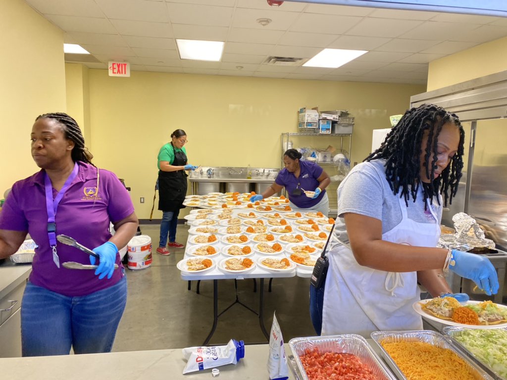 Treed97R's tweet photo. HighPoint School East celebrates Hispanic Heritage month! Thanks to our admin. team for providing lunch to our students, faculty and staff! The tostadas were delicious!!!@HCDESchools @MsLLewis2223 @HCDEtx https://t.co/iY2JoKQyNF