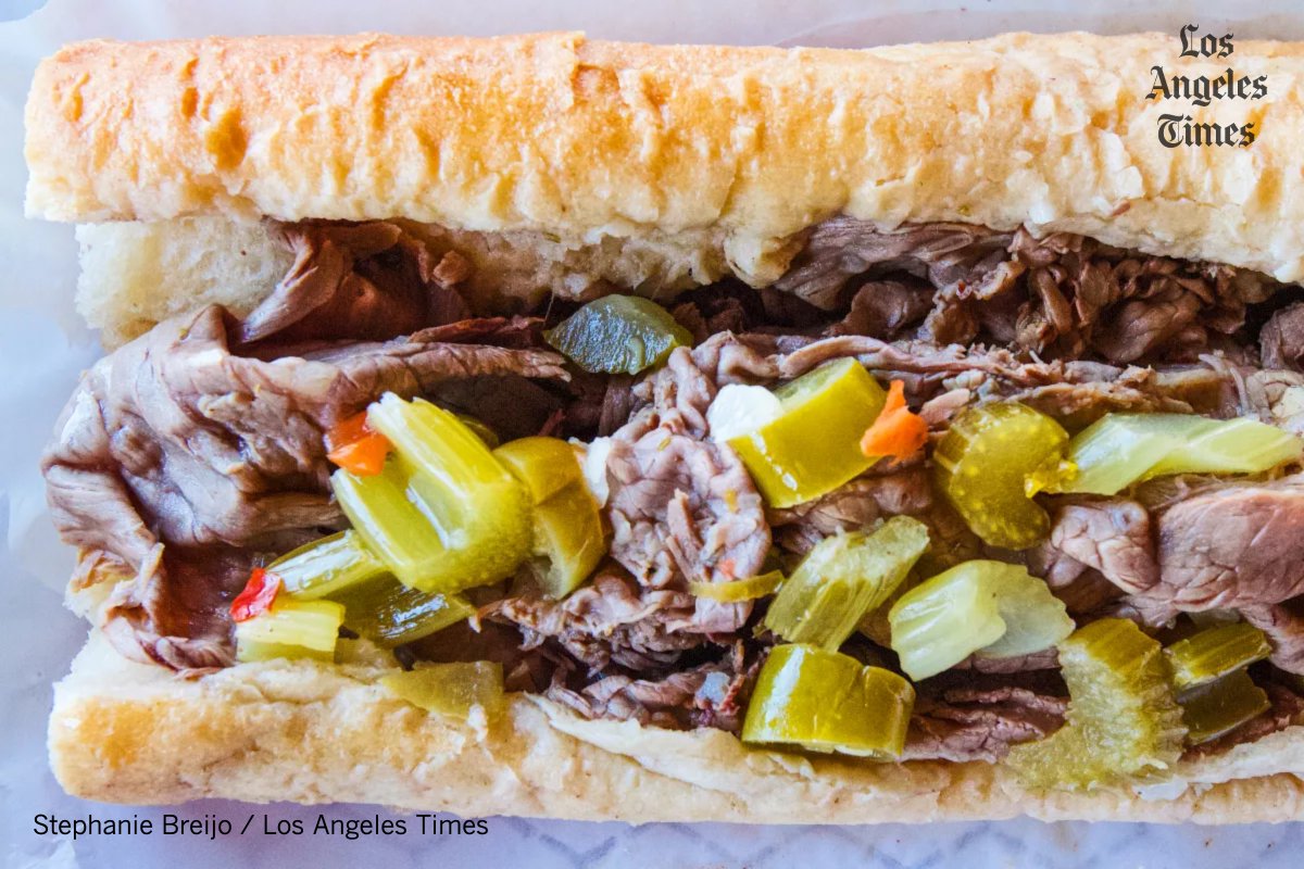 How 'The Bear' made the classic Chicagoan Italian beef a nationwide sensation / Twitter