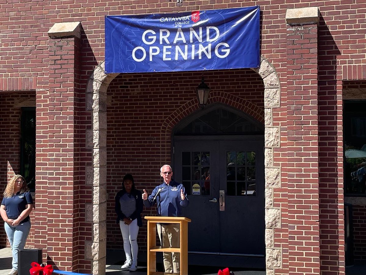 CatawbaDining's tweet photo. What a beautiful day for the Cannon Dining Commons Grand Opening!

We are thrilled to be able to have this state of the art facility to share with the @CatawbaCollege family!

#grandopening #collegedining #catawba https://t.co/P7Qj7kdOEd