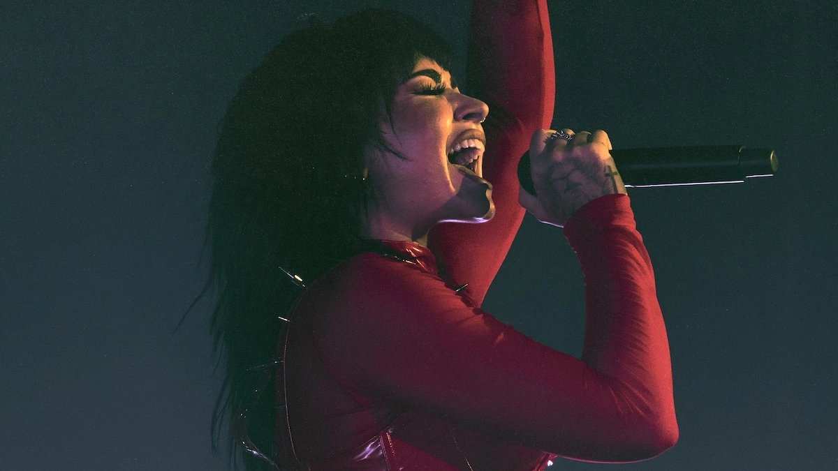 Demi Lovato delivered a raging set at their solo tour stop in Sacramento.

Lovato was in excellent form, showcasing powerhouse vocals while proving they’re well-suited for any genre – be it pop or the heavier rock tone that persists on #HolyFvck.

REVIEW: cos.lv/HjRp50KRBZ6
