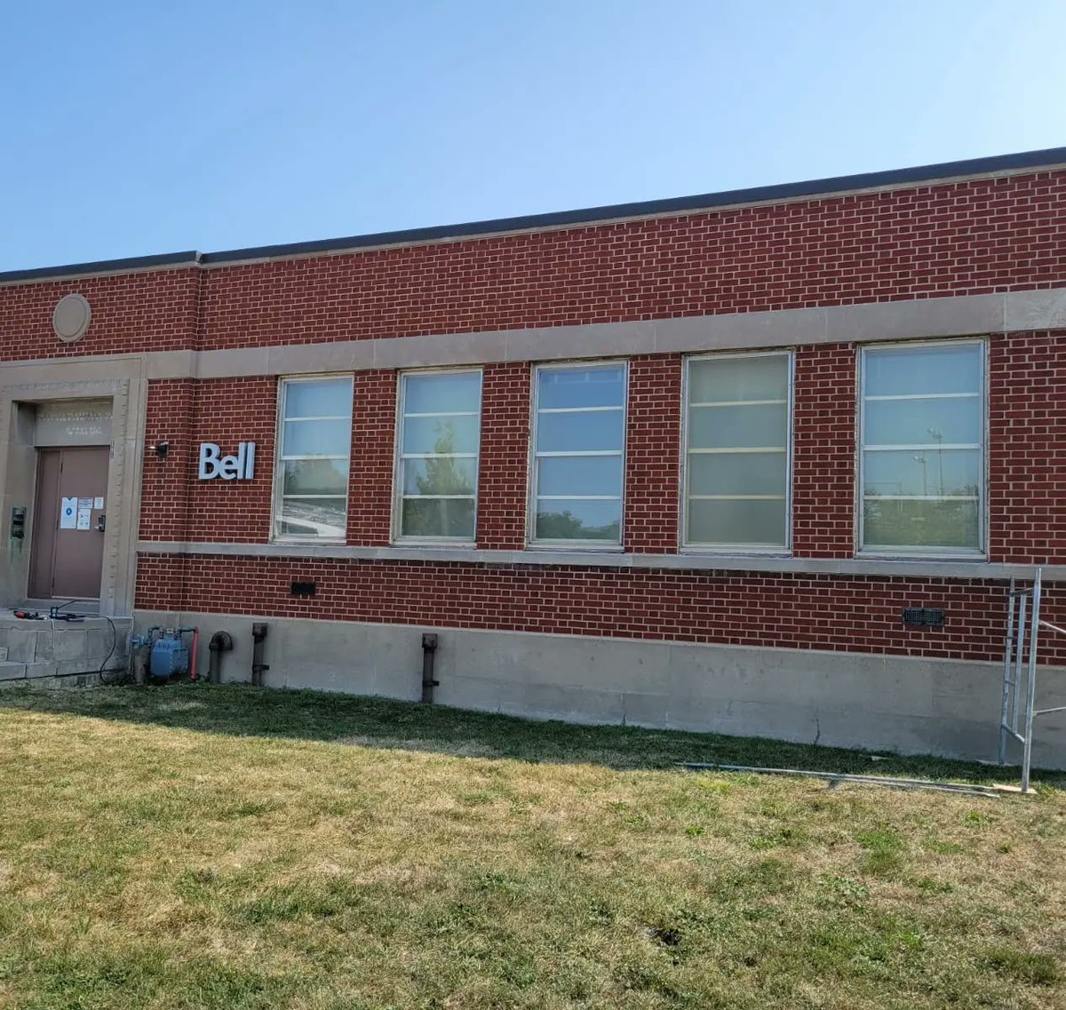 pjmasonry's tweet photo. #exterior #Brick #restoration  underway at the #bellbuilding in #amherstburgontario #yqg  #windsorontario  #masonry  #jocey_at_pjmasonry https://t.co/pHc9CPB3Fp