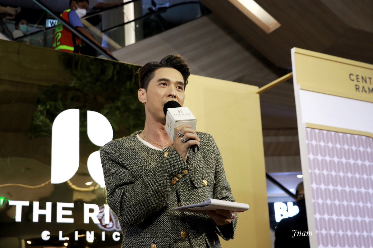 J_nam_ja's tweet photo. ขอบคุณพิธีกรที่น่ารักกับคุณหมอเสมอมา งานสนุกมากเลย #djeaky #เดอะริทซ์เซ็นทรัลพระราม2 #GOPTheRitZClinicxNONT #ritz_rueangritz https://t.co/YJAboGPhw8