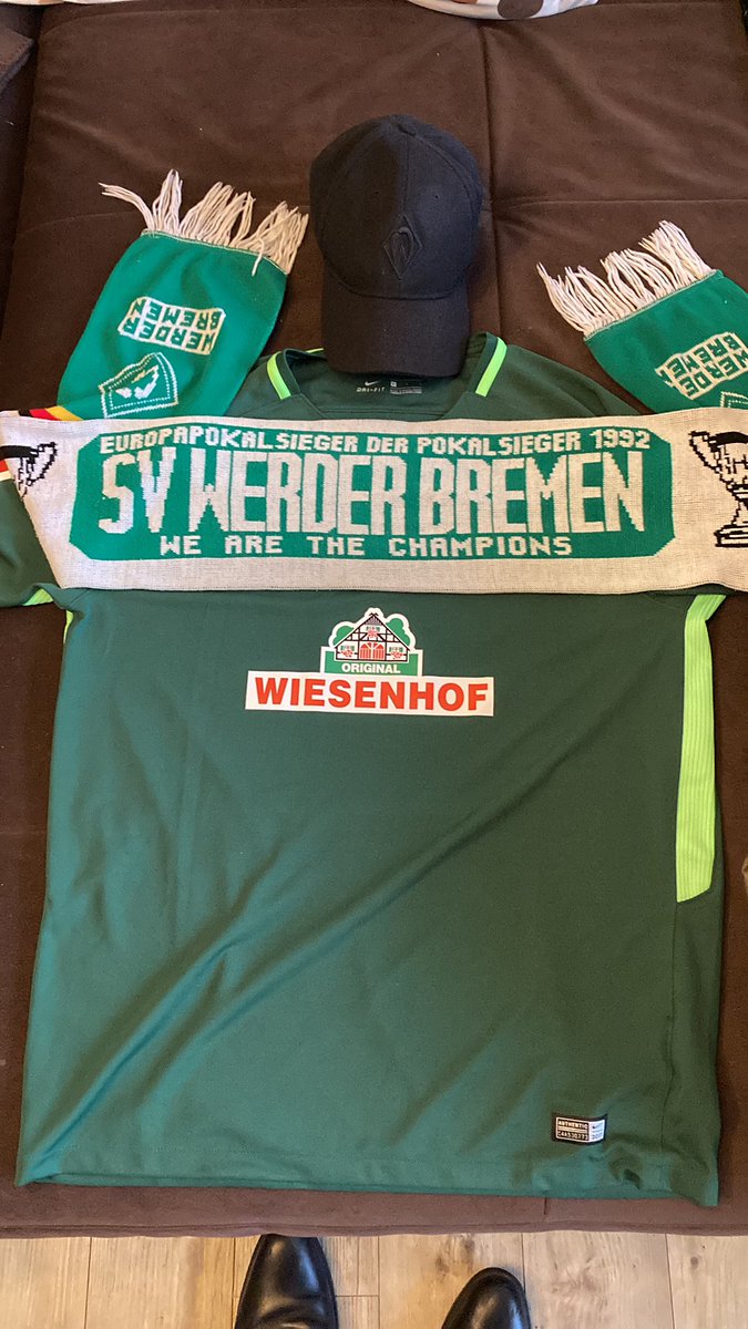 Markus25021978's tweet photo. @werderbremen Wir sehen uns morgen. Grüße aus Altenkirchen/Westerwald #Pizarro #LebenslangGrünWeiss https://t.co/UeJ1Cef1Zt