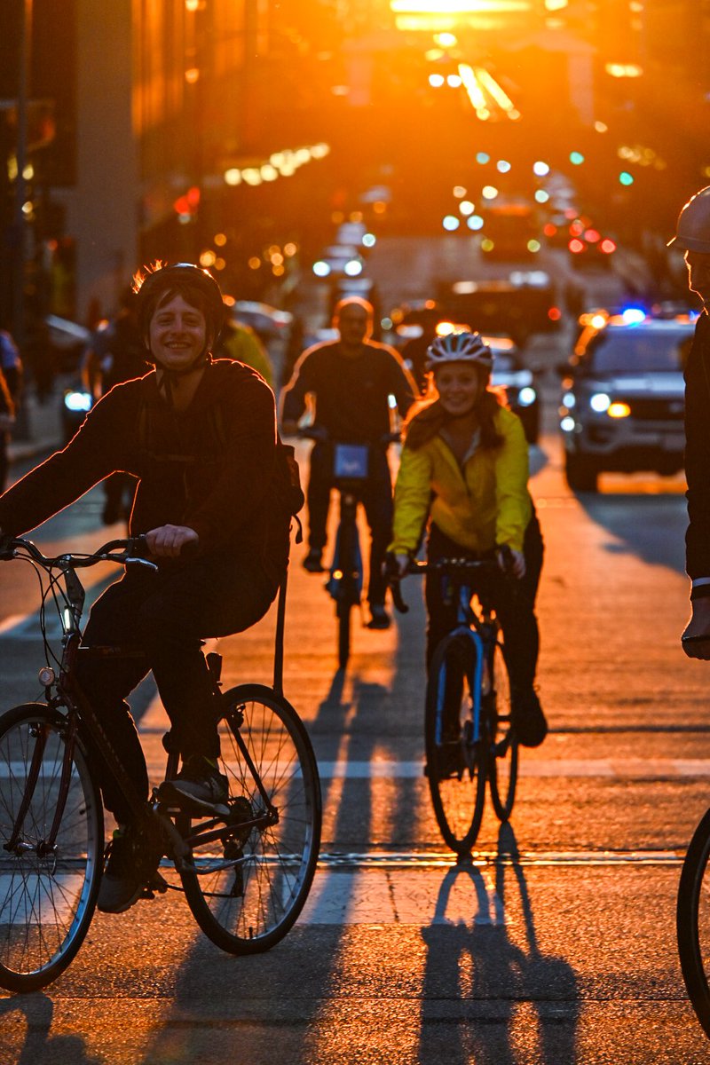joelqvisuals's tweet photo. ☀️Chicago Henge x @bikegridnow photos #chicagohenge #AutumnEquinox #sunset https://t.co/D15CYaddG2