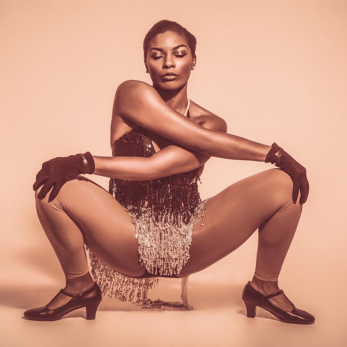 faithe14dance's tweet photo. ✨ It’s giving Josephine Baker and Ma Rainey✨ #AJazzmansBlues #Netflix #JukeJoint #PrincipleDancer https://t.co/Teb0jCdQRG
