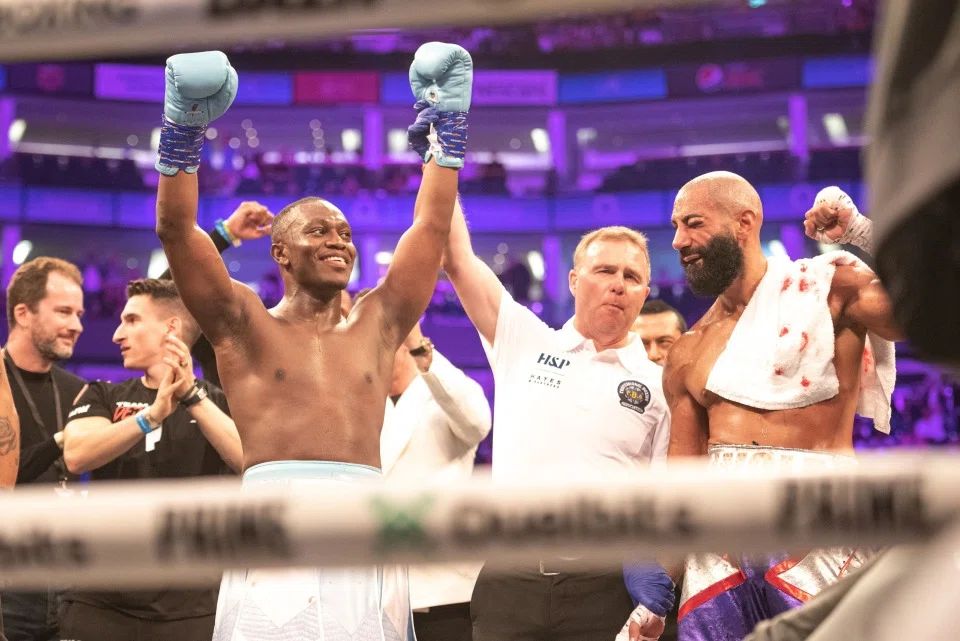 Omada_UK's tweet photo. 😍🥊 A HUGE prize in today's #OMADAY: a pair of Deji's boxing gloves signed by the man himself! Enter now:
https://t.co/5TqnVBWo0C https://t.co/4DfHLVkyVQ