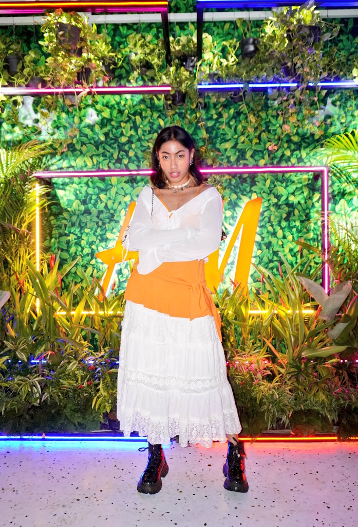 hmindonesia_'s tweet photo. SPOTTED: Raishuu made an entrance on our #WETHEFESTxHM booth, and let's just say that she was and still is THE MOMENT! Btw, peep that #HMFestivalLook 💅 https://t.co/x2631iSi62