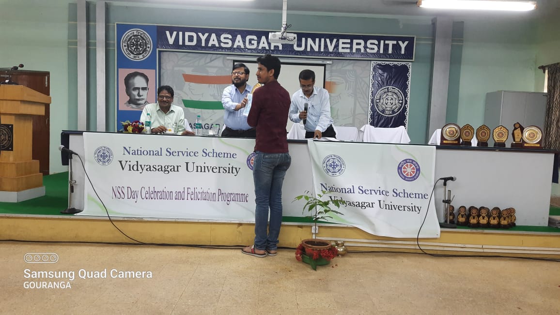 BeldaCollege's tweet photo. Today 6 awards was bagged by our NSS Units from Vidyasagar University. 1. Gouranga Nayak - COVID Warrior Award 2. Sanu Bishal- NIC 3. Palash Shee &amp; 4. Kundan Barik- Pre RD. 5 &amp; 6 Dr. Lipika Mandal- COVID Warrior Award in PO category  
&amp; RD - New Delhi 2022.
@rdnss_kolkata https://t.co/FiJw94225p