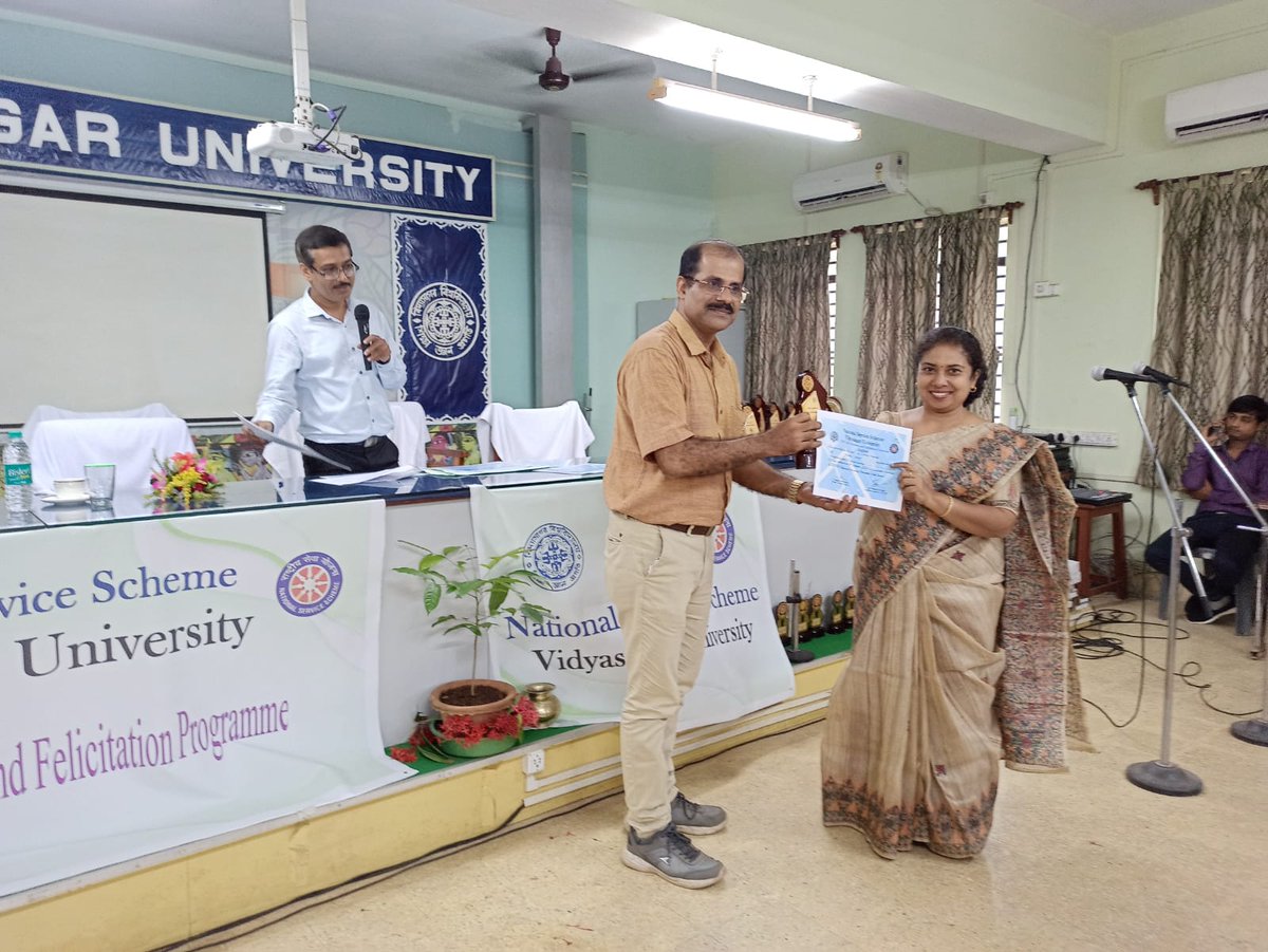 BeldaCollege's tweet photo. Today 6 awards was bagged by our NSS Units from Vidyasagar University. 1. Gouranga Nayak - COVID Warrior Award 2. Sanu Bishal- NIC 3. Palash Shee &amp; 4. Kundan Barik- Pre RD. 5 &amp; 6 Dr. Lipika Mandal- COVID Warrior Award in PO category  
&amp; RD - New Delhi 2022.
@rdnss_kolkata https://t.co/FiJw94225p