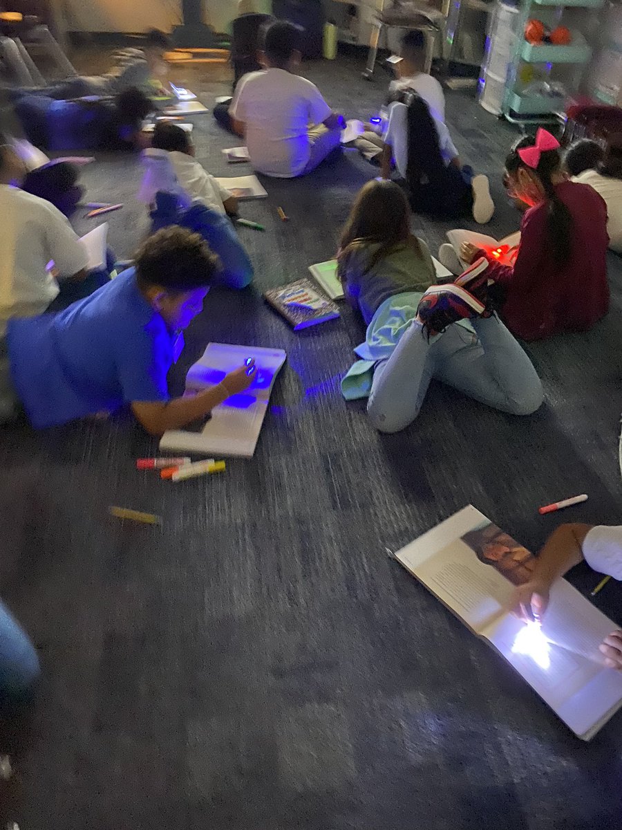 lobravo1's tweet photo. Flash light Friday!! 💡 Today we read, The Game of Silence while the  students used their finger flashlights to follow along with me. @ExplorersCol  #4thgradeDual https://t.co/erDPnWUxJO