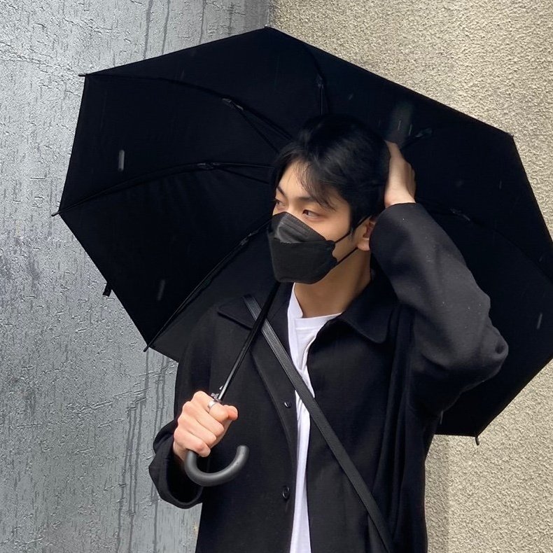 boysnumber5's tweet photo. 니때문에 길거리의모든남자가 취두부��보인다 씨발나도힘들다. https://t.co/y7O8hW9Epf
