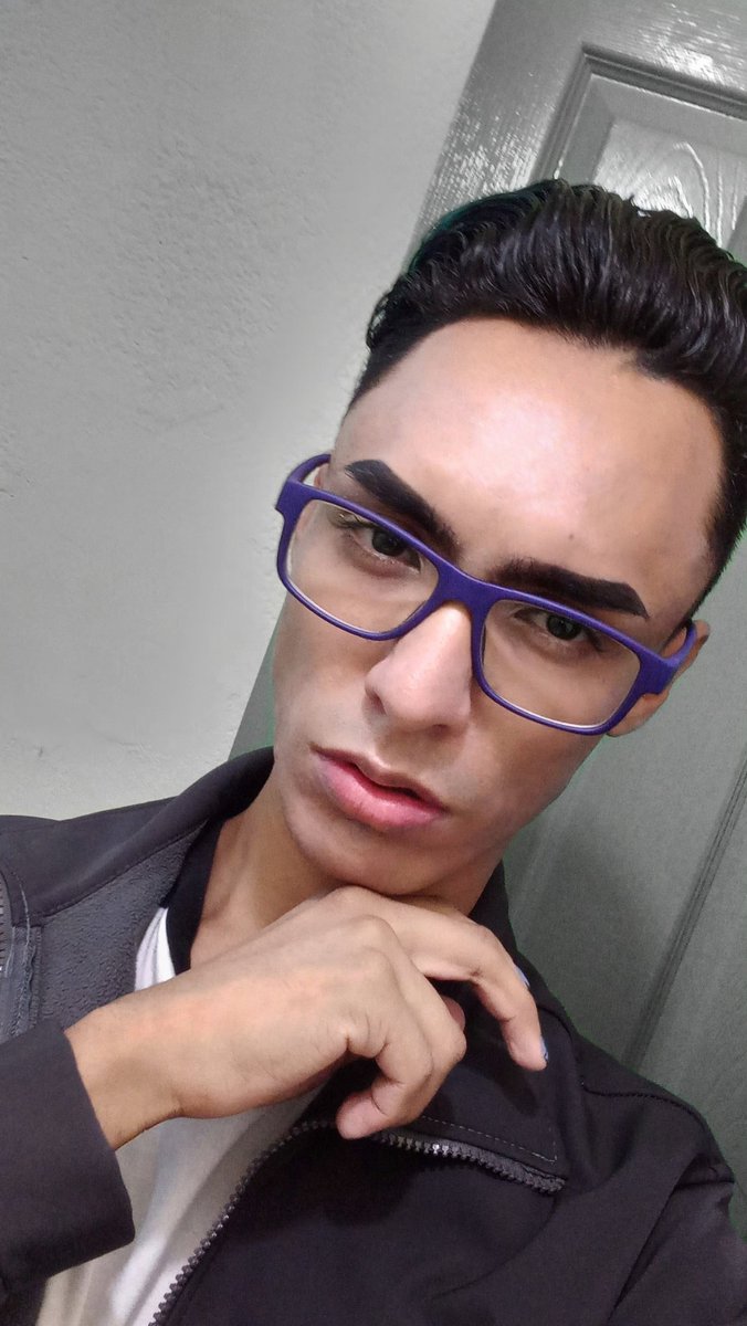 azaf_santmore's tweet photo. Hola humano... Solo vengo a decirte que hoy soy el mas feliz cumpliendo mis metas y a invitarte a que tu tambien lo hagas, solo tu tienes el poder! 🎙️✍🏻🏆🦸🏻‍♂️ https://t.co/vGwaucjVyb