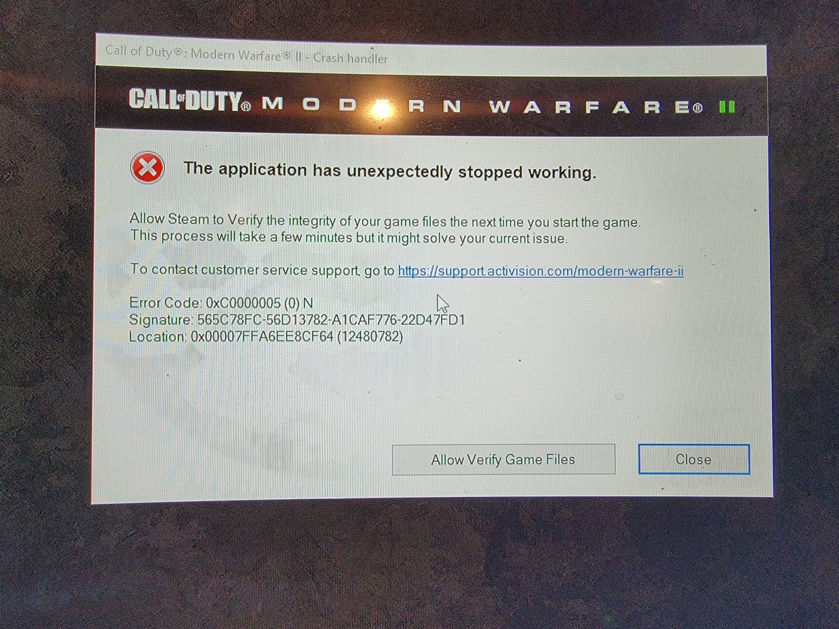 tazbowman's tweet photo. Can't play @CallofDuty because everytime I launch the game it crashes on the EULA screen. @xbox and @Activision @InfinityWard @Treyarch @RavenSoftware can someone tell me why this game won't launch and still as broken as all the past games? https://t.co/pPh7yPFwdU
