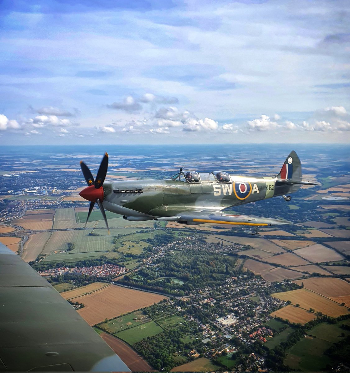 Flying warbirds is always an enormous privilege. Flying in formation in a couple of spitfires is even more exciting. When the pilot of the other aeroplane is one of your best mates, it just doesn't get much better

#wingfriday #spitfires #formationflying #warbirds #flying #avgeek