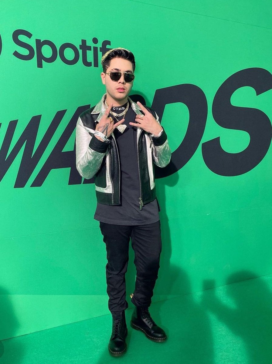 jdregards's tweet photo. - JD pantoja en los Spotify Awards https://t.co/0U6lg7NJec