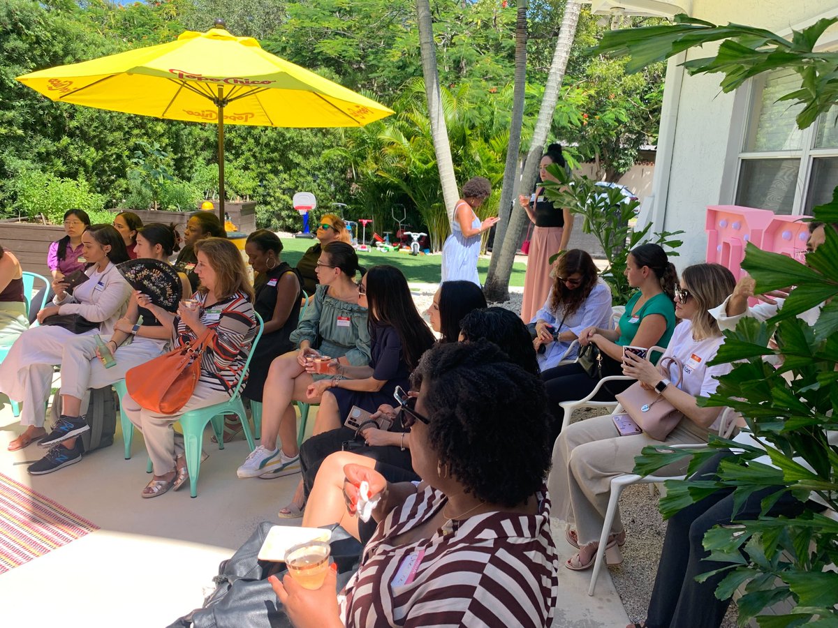AILovesData's tweet photo. 🥳🎊🎉Having so much fun at #DSSElevate Brunch!
It is a pleasure meeting all these great minds in one place.
Thank you all for coming! 🙌👏
@JoMikkola @BrainStation
@MelissaPegus @Techstars
@AiJennetta @Slalom
Kate Hornor @cometeer
#DataScience
#machinelearning #DSS https://t.co/6mp3PkCNGd