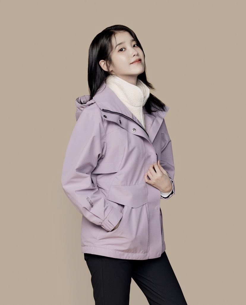 iuvisuals's tweet photo. #IU #이지은
#키스가죄 #밤을걷다 https://t.co/ff0rnIUJ2h