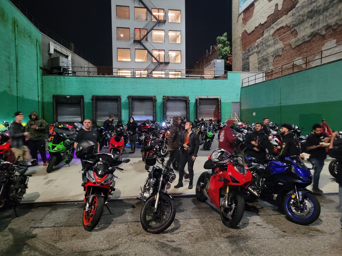 PassDaPiff420's tweet photo. An artist blessed revzilla with this wicked cbr pic at Wicked Wednesdays event until next year. https://t.co/JGI1yZCesW
