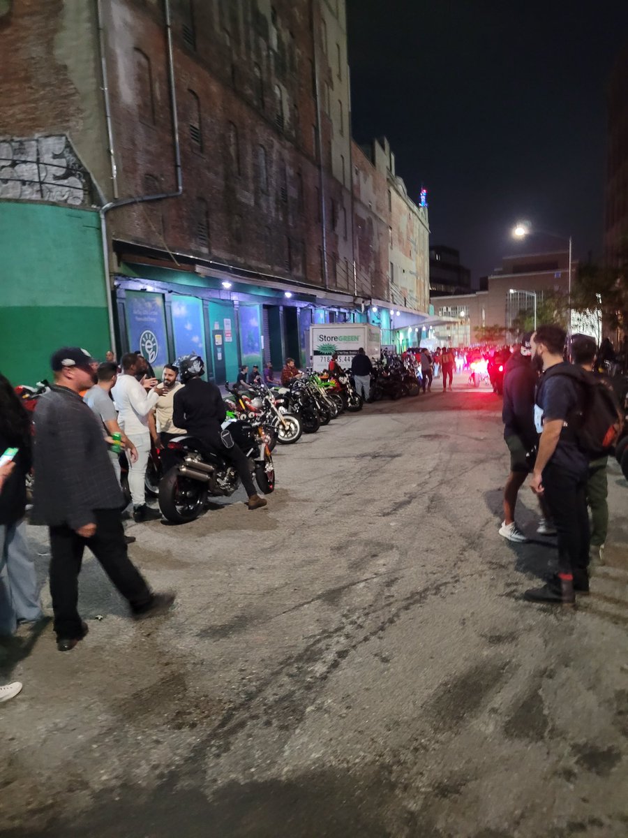 PassDaPiff420's tweet photo. An artist blessed revzilla with this wicked cbr pic at Wicked Wednesdays event until next year. https://t.co/JGI1yZCesW