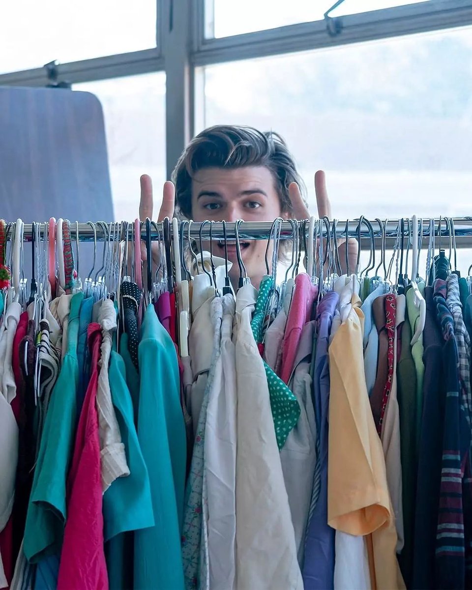 StrangerNews11's tweet photo. Happy Friday! ❤️📸✨ #StrangerThings https://t.co/U8qELDNls3