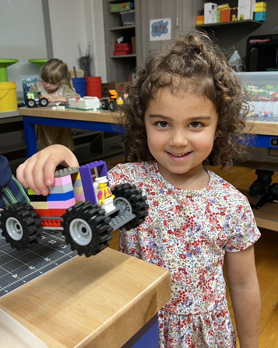 lincoln1884's tweet photo. Some of our K-2 students are taking a LEGO Engineering class after school at Lincoln with Christine aka "Tacos". She is a contestant on season 3 of @legomastersfox, so be sure to help us cheer her on!
#ThinkBold #ThinkLincoln #LEGOMastersFox #LEGOEngineering #STEAMEducation https://t.co/exuIhuztPx