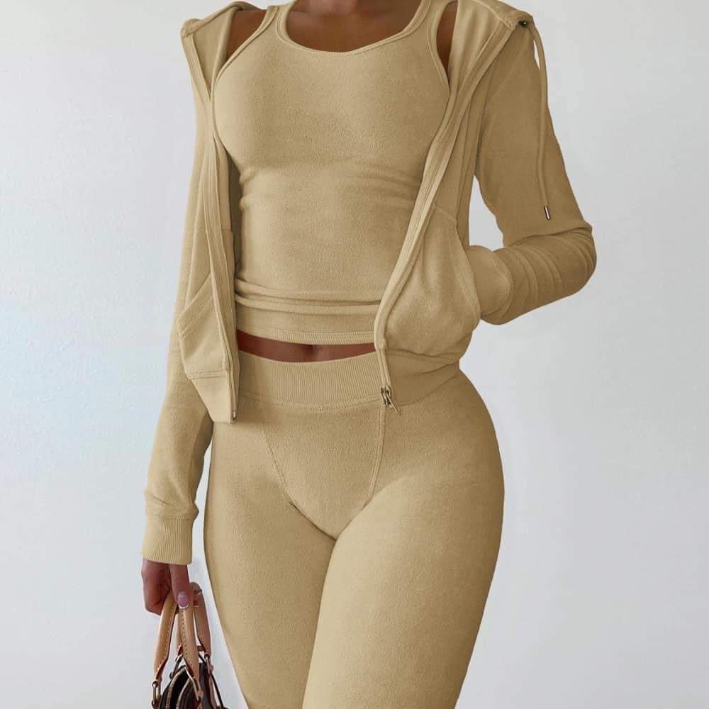vaultreloaded's tweet photo. The new Aza lounge sets are in and we’re in love 😍 made from warm vegan + sustainable French Terry cloth fabric, these sets are sure to keep you cozy and cute this fall. 

https://t.co/O5Xoml14U2 https://t.co/yhOJp72JOJ