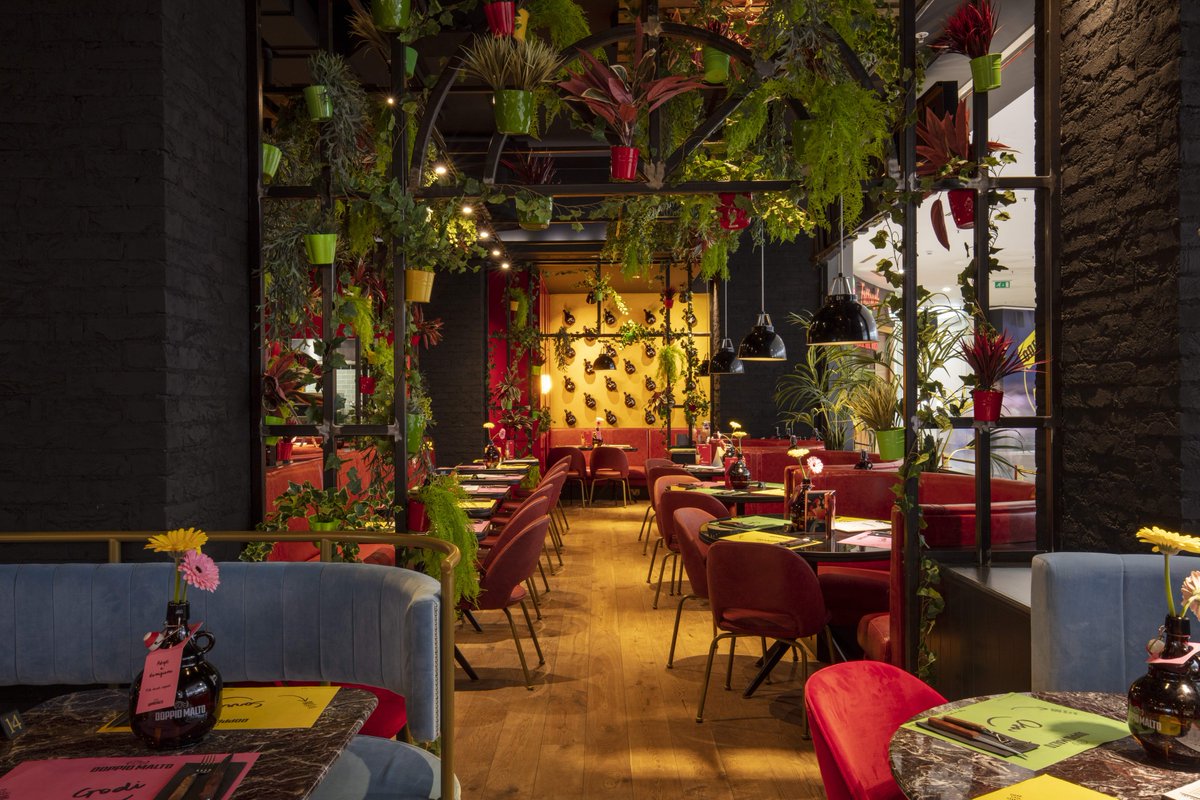 Let's raise a glass to a happy Friday! 🍻🙌

Doppio Malto's dishes are prepared with the best, locally sourced ingredients. They are so good that you could almost forget about their beers! 🇮🇹

Did you know, 12 of their own Italian-brewed beers are served in upper Qube 😋