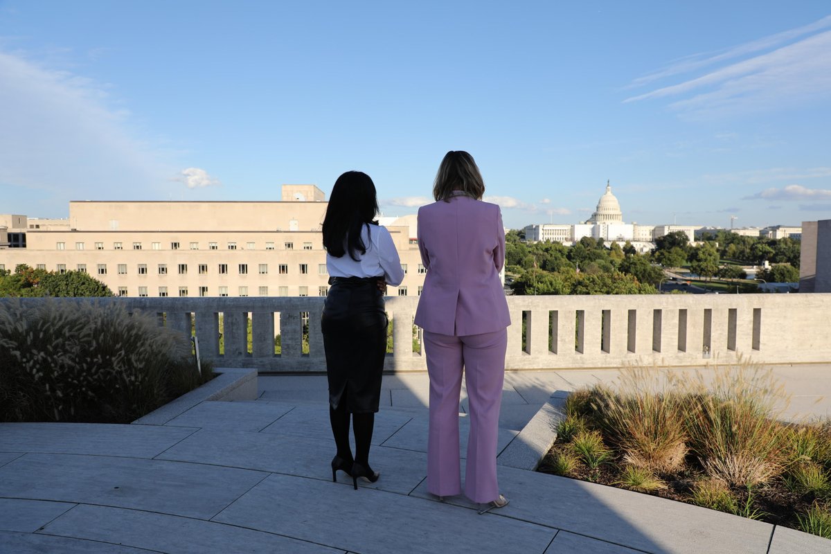 Views from the Embassy of Canada in DC 🇨🇦 

Our very own Maitreyi Ramakrishnan and Bela Bajaria talked all things Never Have I Ever and the importance of telling diverse stories ❤️