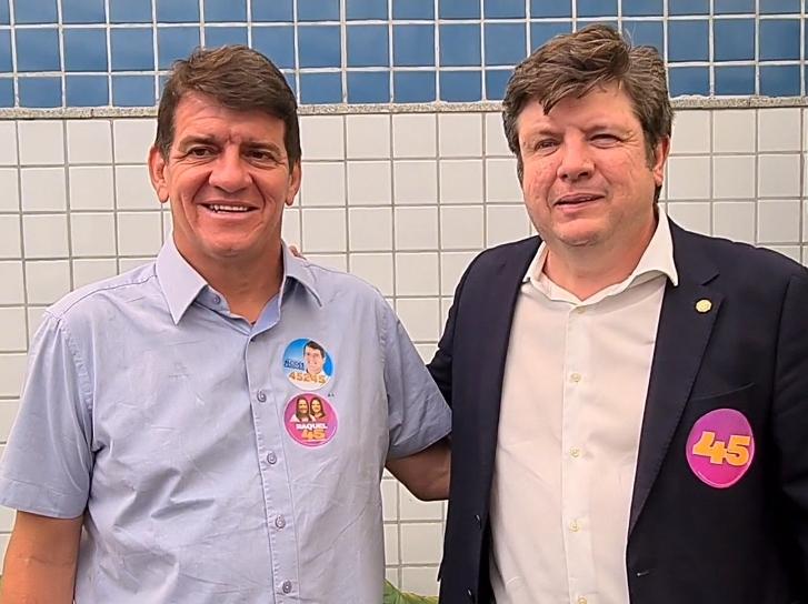 tadeucalheiros's tweet photo. Circulando com a futura governadora de Pernambuco, @raquellyra, com a vice, @priscilakrause e com @alcidesacardoso nosso candidato a deputado estadual. Cada voto é importante nesta reta final de campanha! #PernambucoPraCima https://t.co/XHptCOtbTz