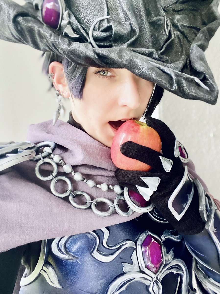 Zero.

I am beyond happy with how this cosplay turned out! 😭 Got two weeks to make the scythe now! #FFXIV