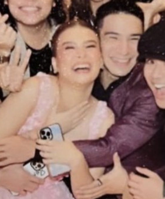 giembrace's tweet photo. epitome of "through the lows and the highs, i will stay by your side"

we love you so much kuya albie ni anjing

HAPPY BIRTHDAY ANJI

#AnjiSalvacion @anjisalvacion https://t.co/Ft7DYm4loe