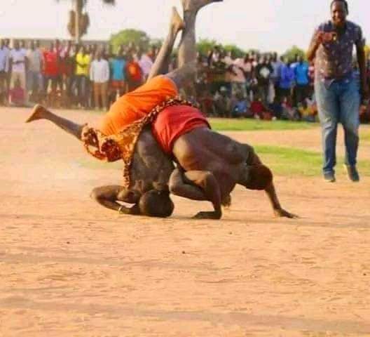 ThonPiok's tweet photo. Two people die during wrestling for peace between Jonglei state and Lakes state 🤔

#Apiethawa https://t.co/q4sKaWoqy6