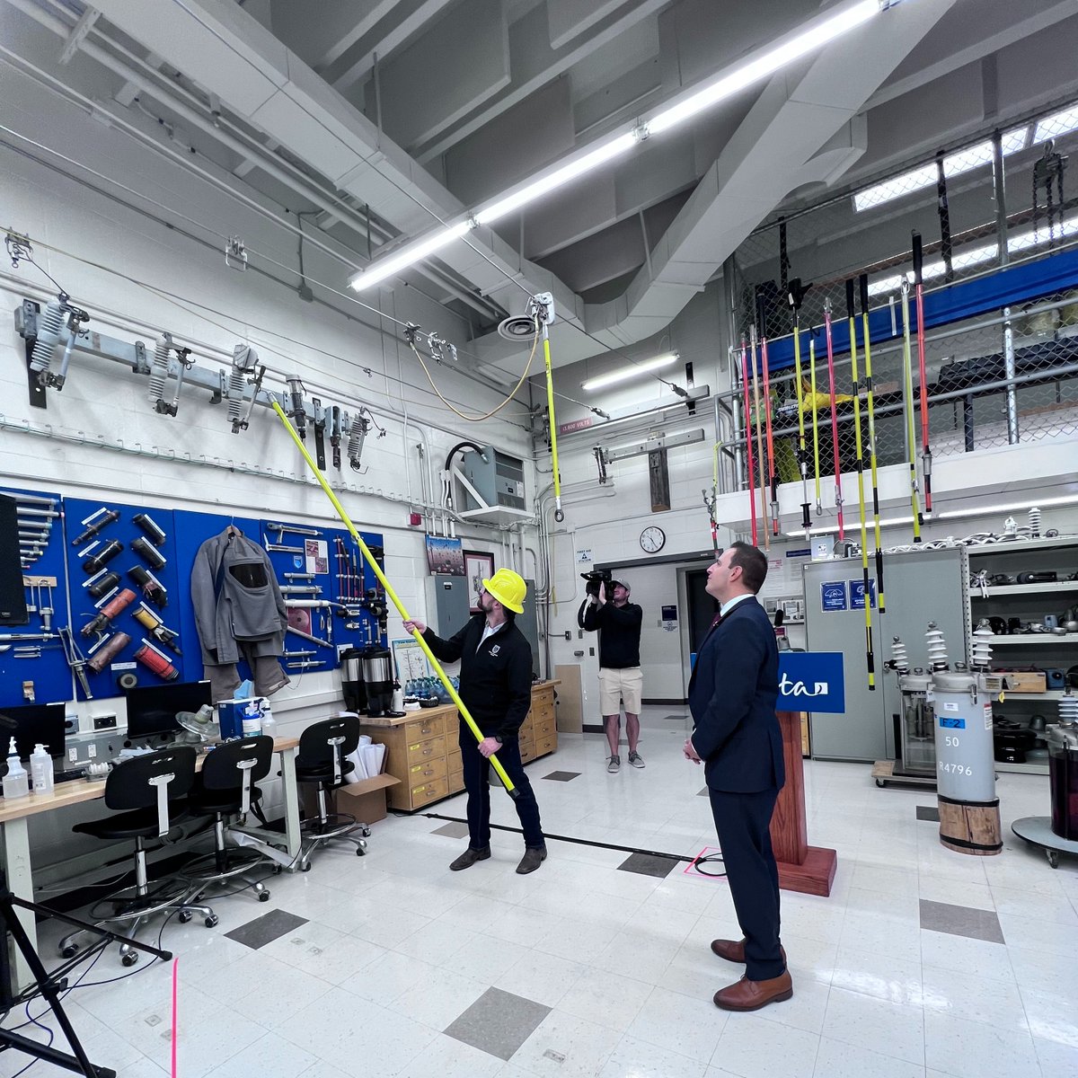 NAIT's tweet photo. Thank you to @YourAlberta and to Minister of Advanced Education @demetriosnAB for the campus visit and for joining one of NAIT’s instructors for a demonstration! https://t.co/NphJlIkVFk