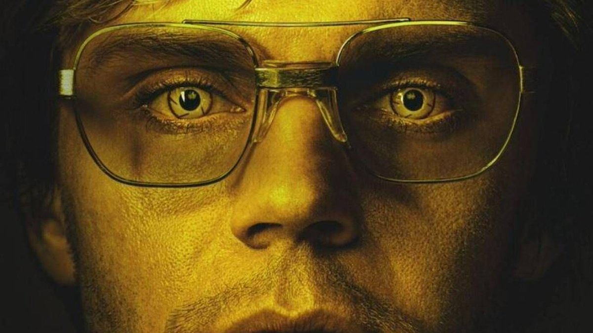 caleclownn's tweet photo. Salut les monstres !

la série #DahmerMonster  actuellement sur @NetflixFR  elle est vraiment excellente ! j'en suis à l'épisode 3..mais quel acteur Evan Peters ! il incarne parfaitement le personnage glauque et malaisant.. https://t.co/HwVwiN3jcD