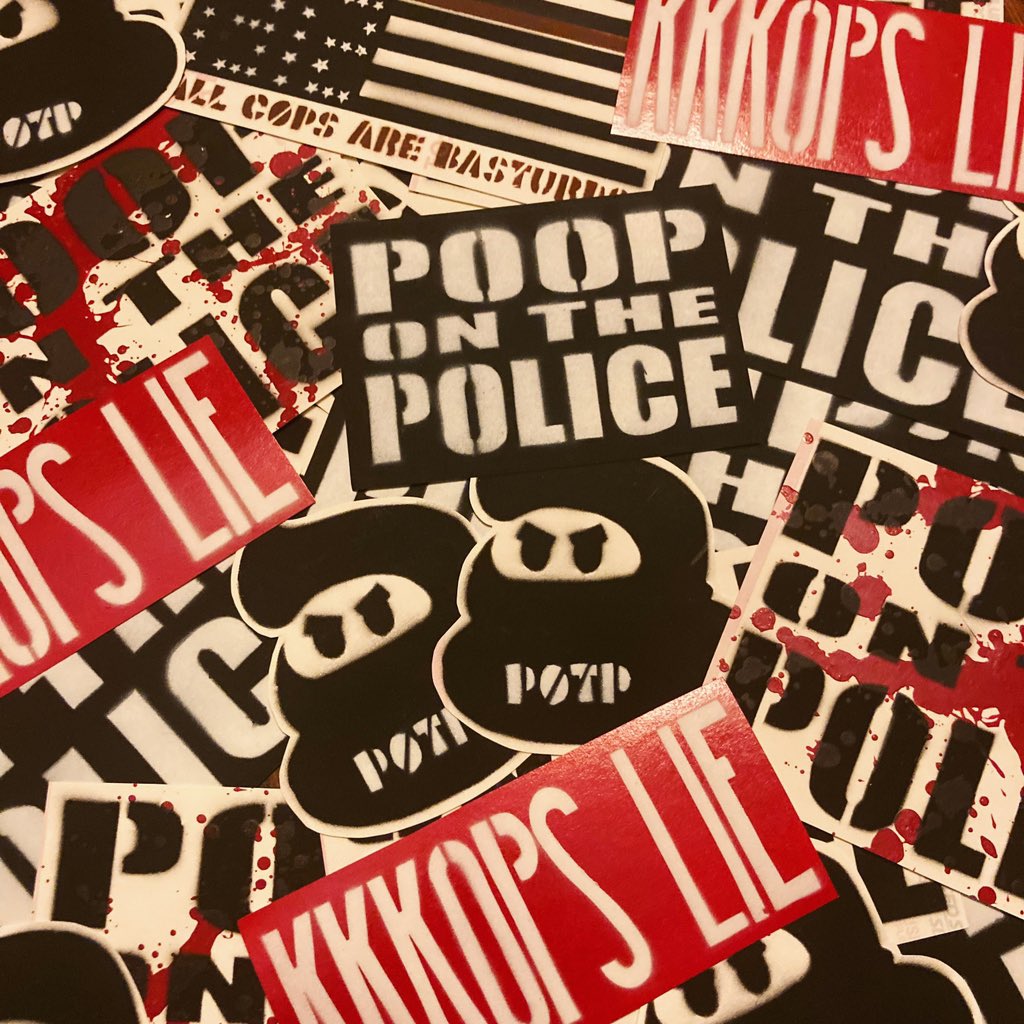 pooponthepolice's tweet photo. Still droppin dooks.

#POOPonthePOLICE #POTP #ACAB #slaptags #streetart #createanddestroy #vandal https://t.co/B4hRsTYZMU