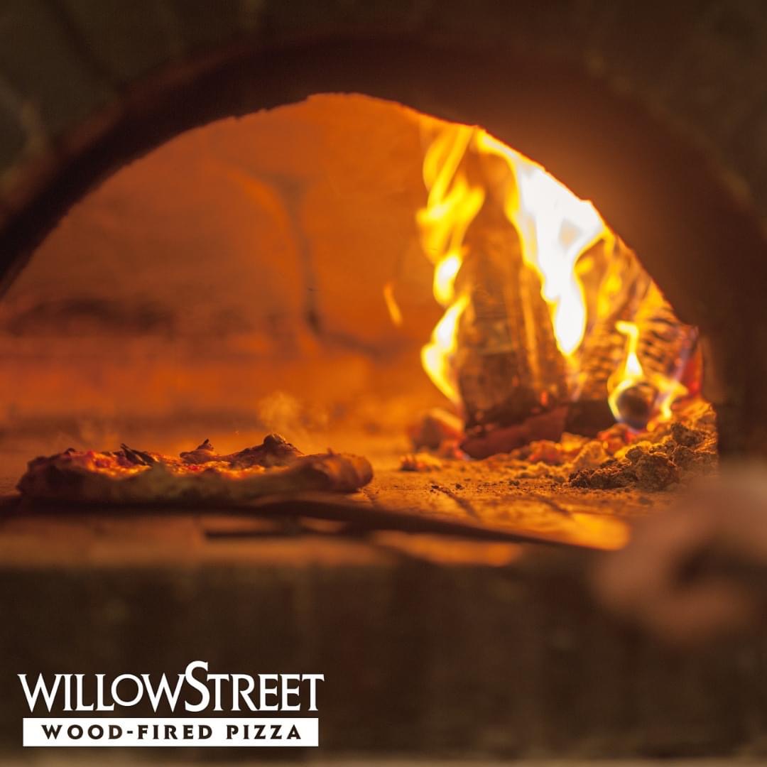 WillowStreet's tweet photo. Come in from the rain, stay in for the flavor. 🌧️🍕

#willowstreet #pizza #foodie #california #bayarea #bayareafood #bestfood #healthy #healthyliving #topfoodnews https://t.co/6829Xc2FXS