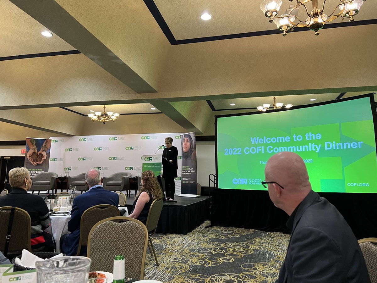 CorRams's tweet photo. A great evening at the COFI Community Dinner seeing old mentors like @JimCostley. Thanks to @COFI_INFO for putting this event on and congrats to the students who received scholarships last night. https://t.co/sQb6T4a6Rf