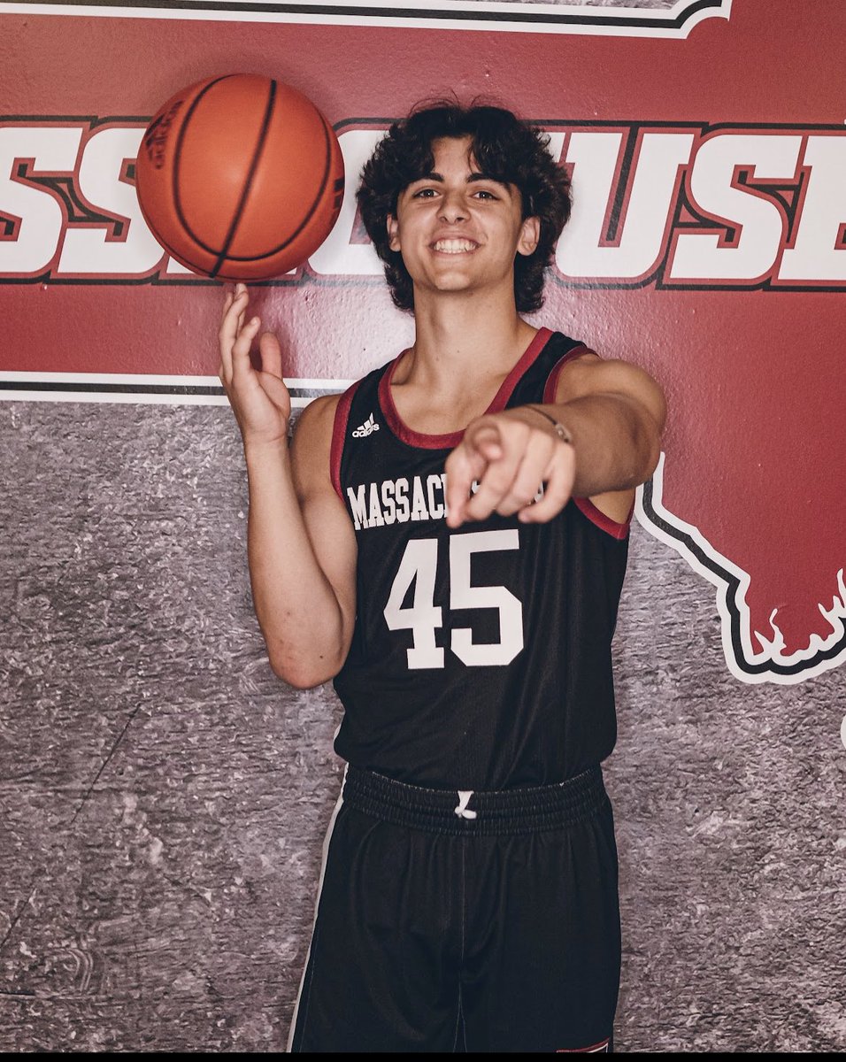 RollieCastiney3's tweet photo. Thank you to everyone who believe in me and helped along the way… COMMITTED! @UMassMBB https://t.co/rbJ1SKiOTL