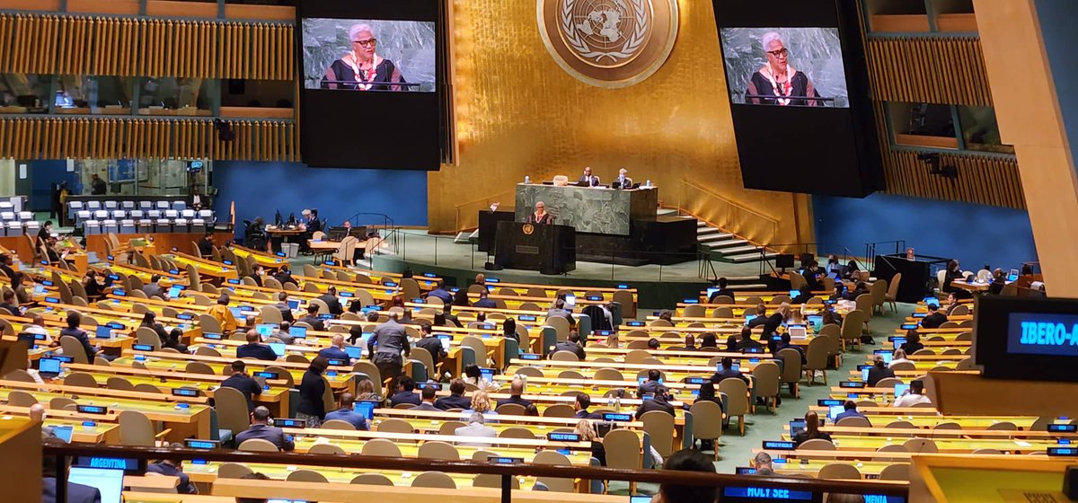 'We should not put out the flame for Loss and Damage' #Samoa PM Fiame Naomi Mata'afa calls out the big emitters, says science must catalyse action, leans into history as Samoa's first woman leader to speak to the #UNGA #oceanclimatenexus #gender
@Cop27P #SDG14 @PacOceanComm