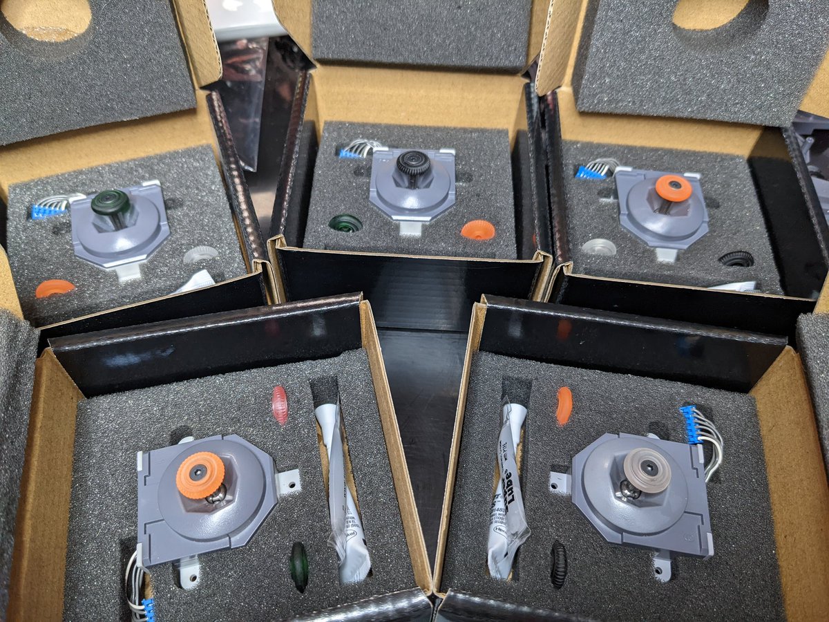 Prototypes have landed. Super pumped to see what @GreenSuigi <a href="/puncayshun/">puncayshun</a> <a href="/SuperWeegeeX/">Weegee</a> <a href="/lunarjumpTV/">Lunarjump</a>  have to say.