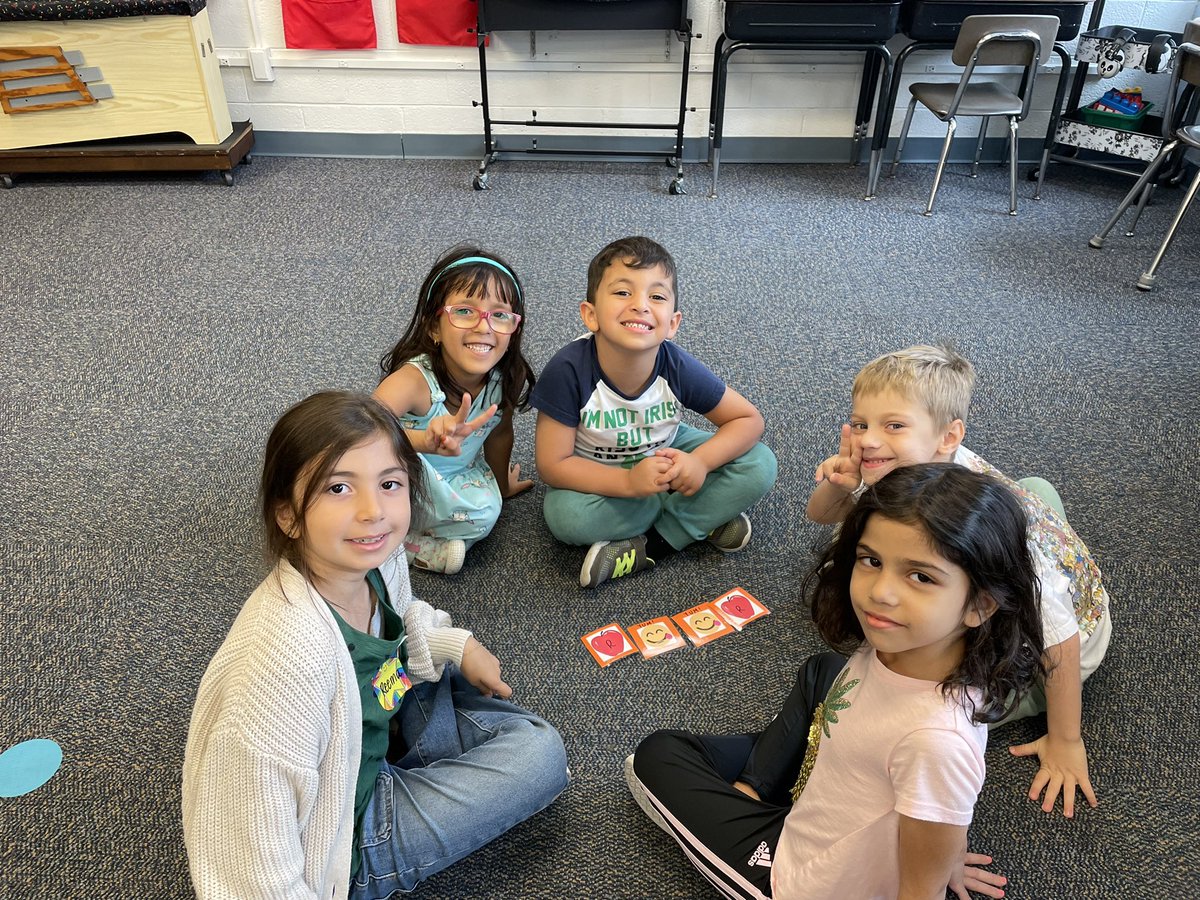 IwinskiMusic's tweet photo. Another cute group of Kinder-composers! #compose #create #colaborate #communicate @OrlandCenter https://t.co/xz57lAWMID