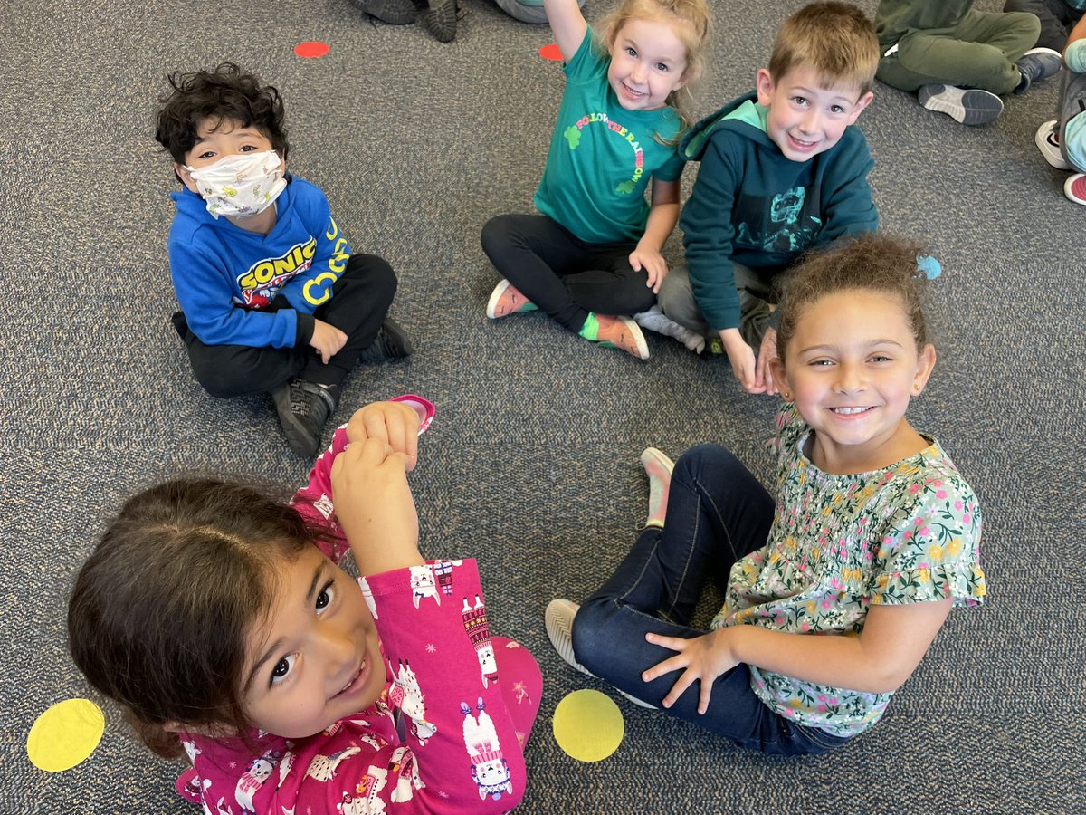 IwinskiMusic's tweet photo. Another cute group of Kinder-composers! #compose #create #colaborate #communicate @OrlandCenter https://t.co/xz57lAWMID