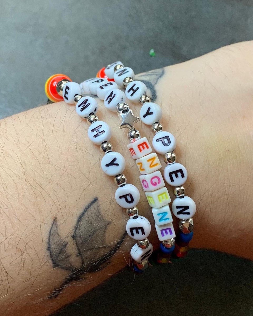FlannelsTwo's tweet photo. Enhypen beaded bracelets for sale!  #ENHYPEN #etsy #ENGENE #MANIFESTO_WORLDTOUR #MANIFESTO_IN_US #ENHYPENTOUR #enhypenmerch #kpop #twoflannels #rainbow #enhypenbracelets #Engenes #handmade #FreeShipping #beadedbracelets                 https://t.co/y4us8xqMQ8 https://t.co/EPH962c6rL