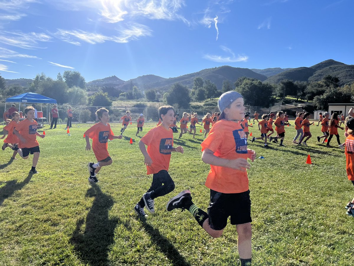 BanyanFifth's tweet photo. The APEX Fun Run today sure was FUN! 🏃‍♀️🏃👟⏳ #5thgraderocks #somanylaps #funrun #banyanbobcats https://t.co/JDbSizhNRs