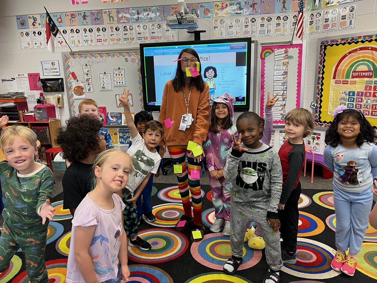 MrsKaliHarris's tweet photo. Pajama day, “label your teacher”, AND a modeled small group lesson by @stacy_bigham ! What a fun-filled Friday! 🤩 @SalemElementary https://t.co/kRwRYlFEPH